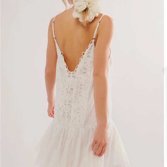 Free People White Lace Dress *sold out online! NWT - Picture 3 of 4
